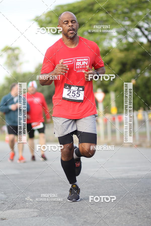 Achetez vos photos de l'vnementSantander Track&Field Run Series - Cidade Center Norte sur Fotop