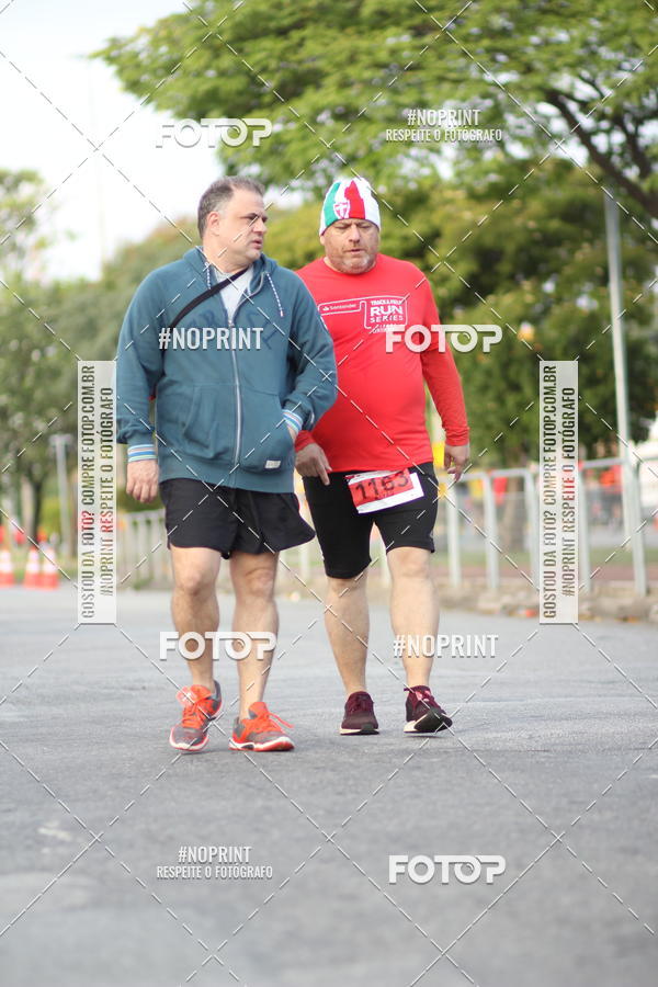 Achetez vos photos de l'vnementSantander Track&Field Run Series - Cidade Center Norte sur Fotop