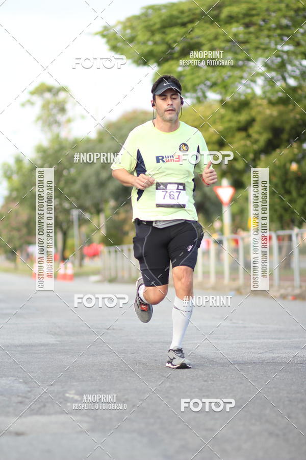 Achetez vos photos de l'vnementSantander Track&Field Run Series - Cidade Center Norte sur Fotop