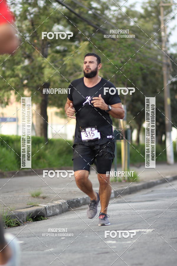 Achetez vos photos de l'vnementSantander Track&Field Run Series - Cidade Center Norte sur Fotop