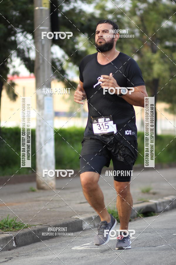 Achetez vos photos de l'vnementSantander Track&Field Run Series - Cidade Center Norte sur Fotop