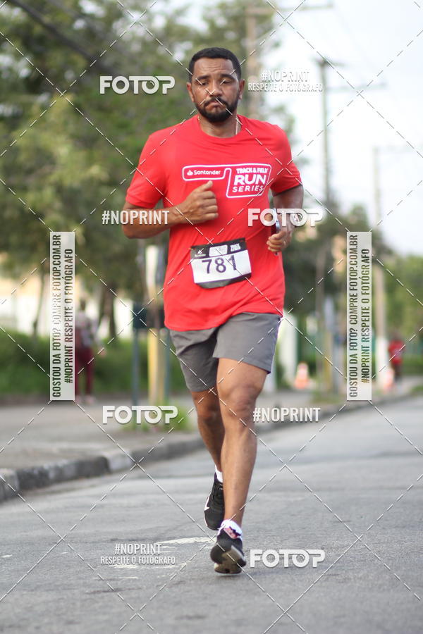 Achetez vos photos de l'vnementSantander Track&Field Run Series - Cidade Center Norte sur Fotop