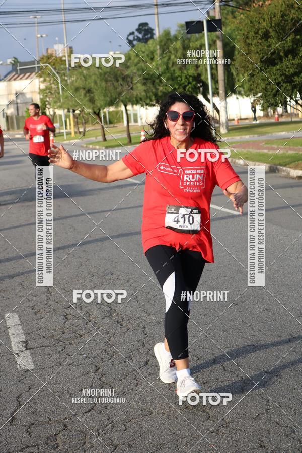 Compre as suas fotos do eventoSantander Track&Field Run Series - Cidade Center Norte no Fotop