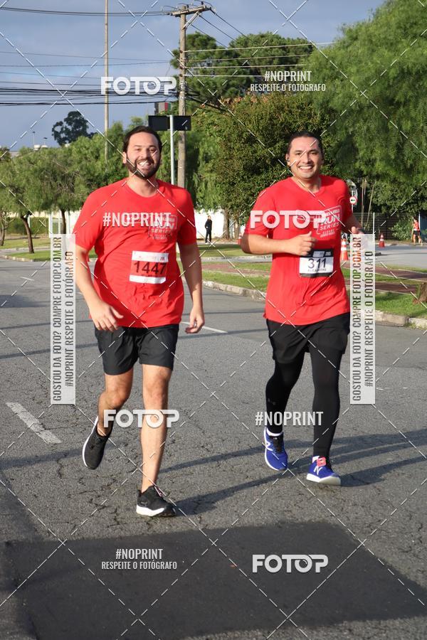Compre as suas fotos do eventoSantander Track&Field Run Series - Cidade Center Norte no Fotop