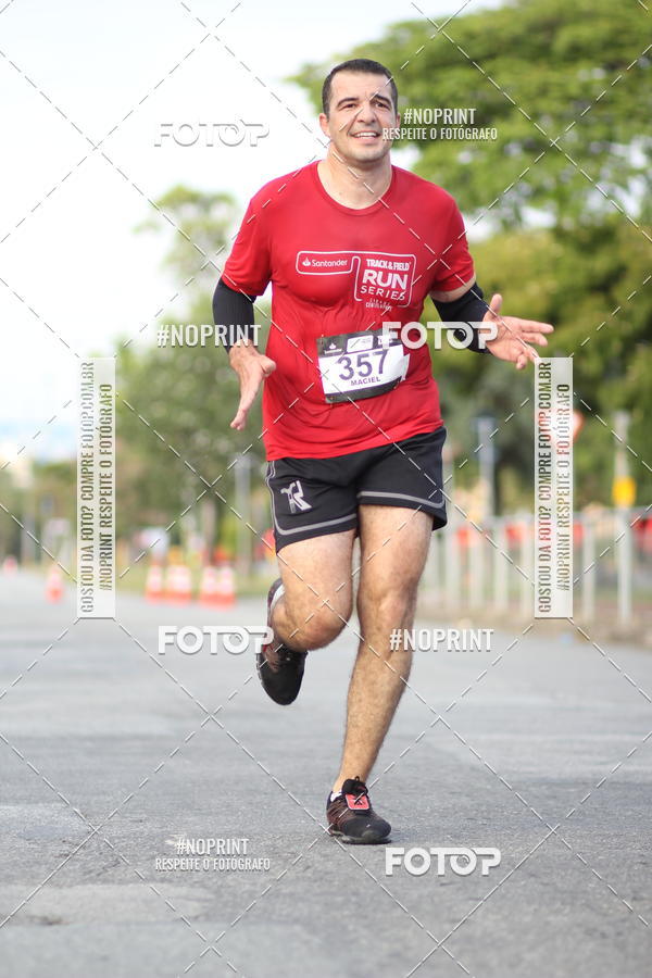 Achetez vos photos de l'vnementSantander Track&Field Run Series - Cidade Center Norte sur Fotop