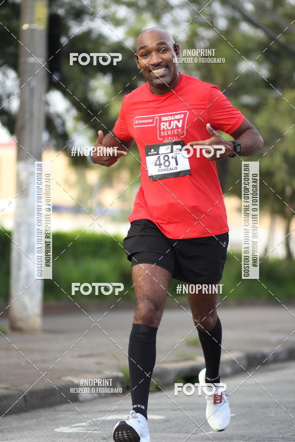 Achetez vos photos de l'vnementSantander Track&Field Run Series - Cidade Center Norte sur Fotop