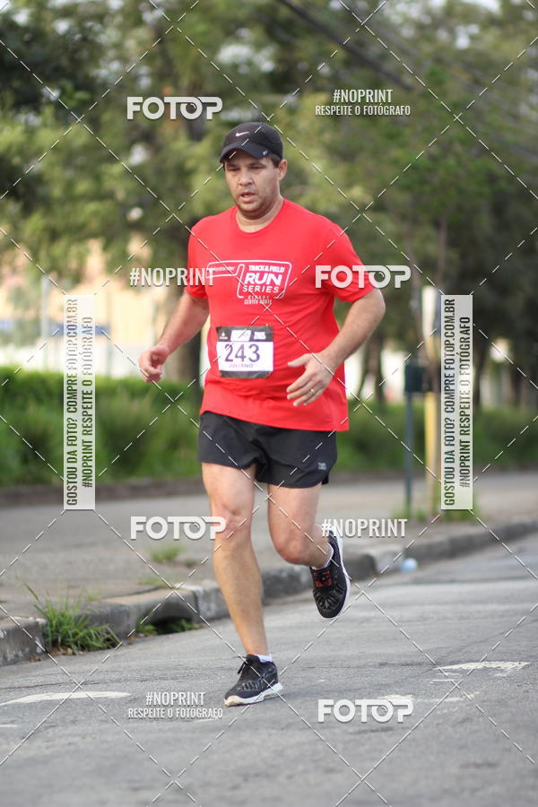 Achetez vos photos de l'vnementSantander Track&Field Run Series - Cidade Center Norte sur Fotop