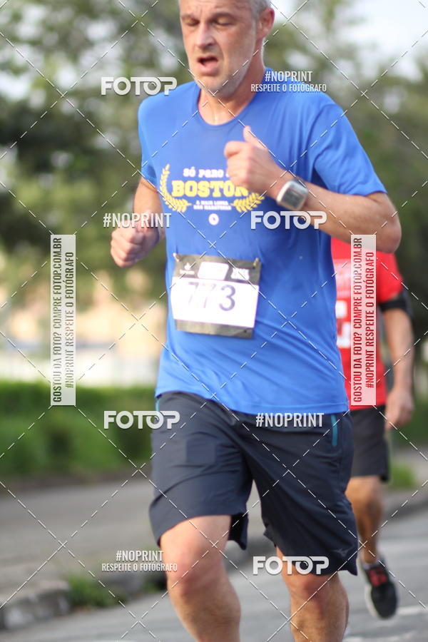 Achetez vos photos de l'vnementSantander Track&Field Run Series - Cidade Center Norte sur Fotop
