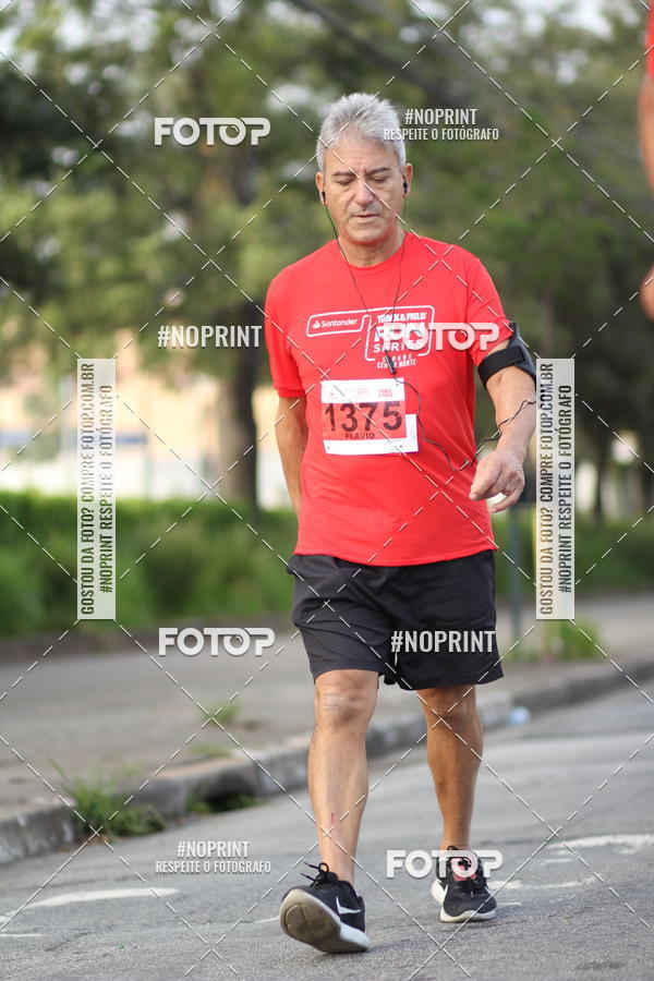 Achetez vos photos de l'vnementSantander Track&Field Run Series - Cidade Center Norte sur Fotop