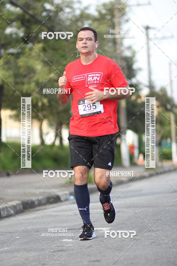 Compra tus fotos del eventoSantander Track&Field Run Series - Cidade Center Norte En Fotop