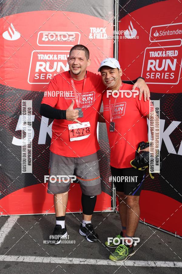 Achetez vos photos de l'vnementSantander Track&Field Run Series - Cidade Center Norte sur Fotop