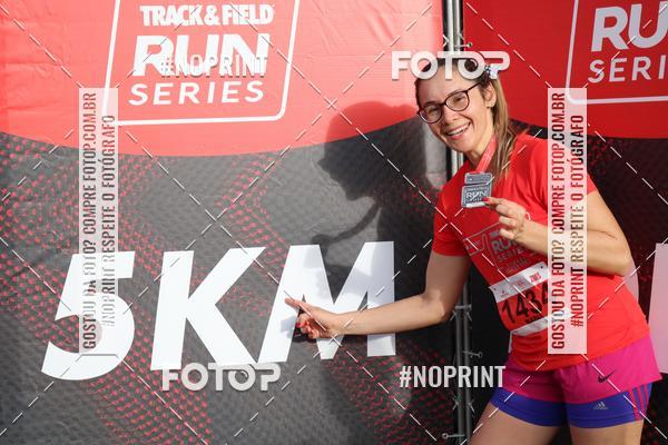 Achetez vos photos de l'vnementSantander Track&Field Run Series - Cidade Center Norte sur Fotop
