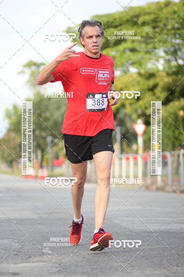 Compre suas fotos do eventoSantander Track&Field Run Series - Cidade Center Norte no Fotop