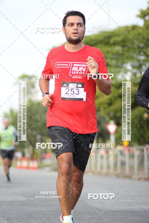 Achetez vos photos de l'vnementSantander Track&Field Run Series - Cidade Center Norte sur Fotop