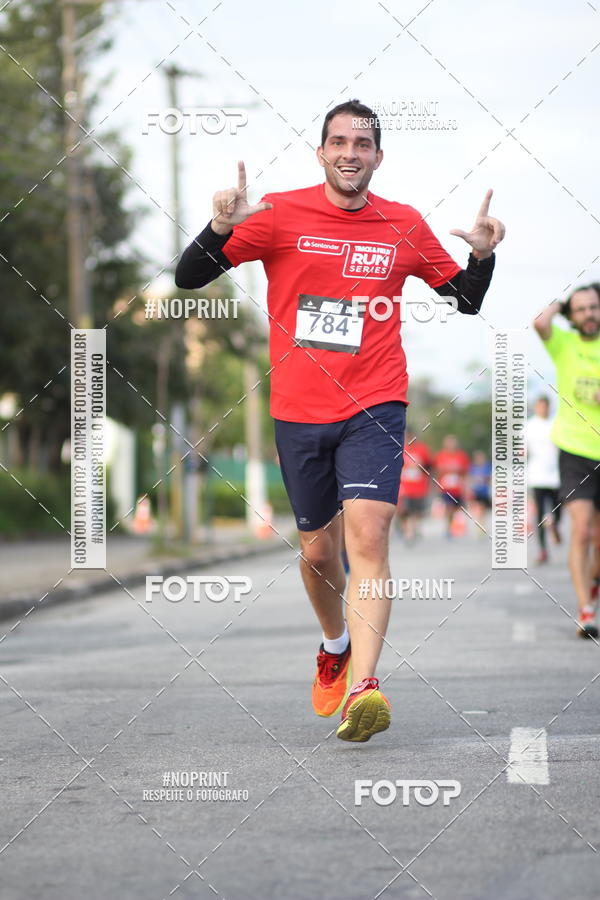 Achetez vos photos de l'vnementSantander Track&Field Run Series - Cidade Center Norte sur Fotop