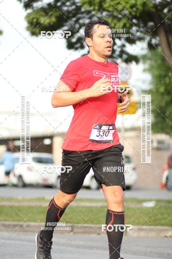 Achetez vos photos de l'vnementSantander Track&Field Run Series - Cidade Center Norte sur Fotop