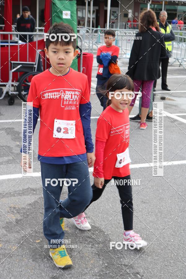 Compre as suas fotos do eventoSantander Track&Field Run Series - Cidade Center Norte no Fotop
