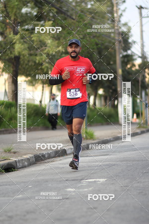 Achetez vos photos de l'vnementSantander Track&Field Run Series - Cidade Center Norte sur Fotop
