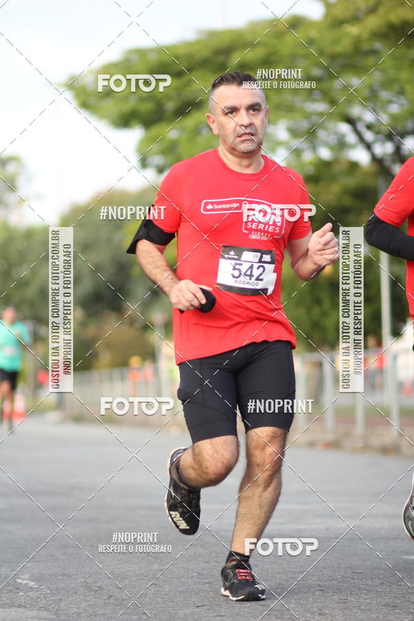 Achetez vos photos de l'vnementSantander Track&Field Run Series - Cidade Center Norte sur Fotop