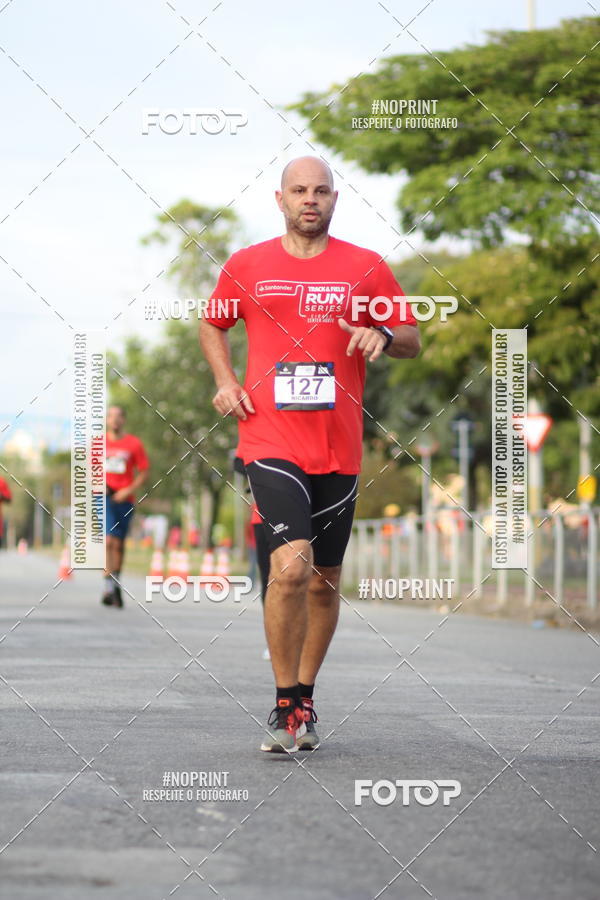 Achetez vos photos de l'vnementSantander Track&Field Run Series - Cidade Center Norte sur Fotop