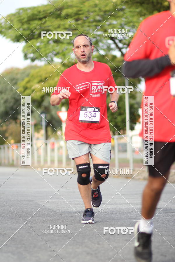 Achetez vos photos de l'vnementSantander Track&Field Run Series - Cidade Center Norte sur Fotop