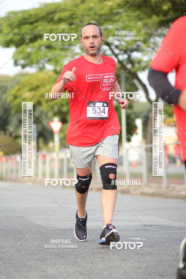 Achetez vos photos de l'vnementSantander Track&Field Run Series - Cidade Center Norte sur Fotop