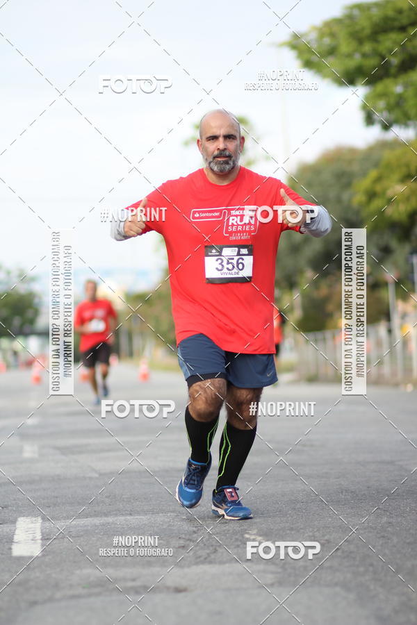 Achetez vos photos de l'vnementSantander Track&Field Run Series - Cidade Center Norte sur Fotop