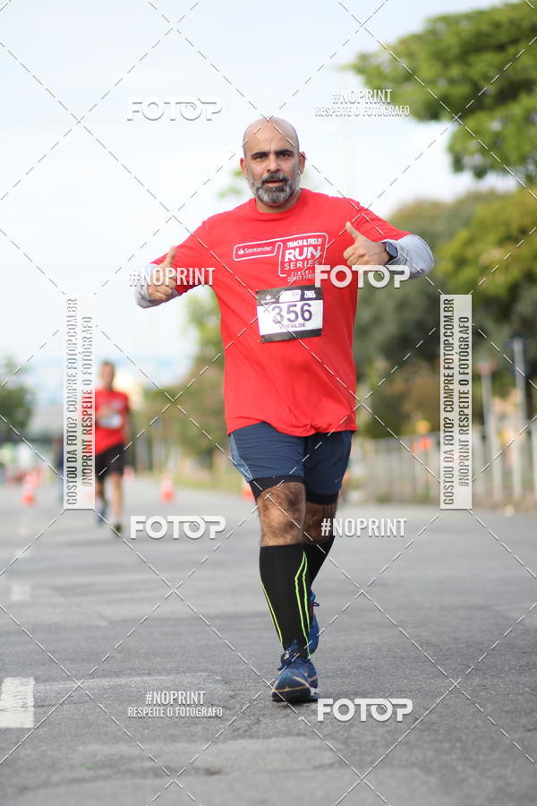 Achetez vos photos de l'vnementSantander Track&Field Run Series - Cidade Center Norte sur Fotop