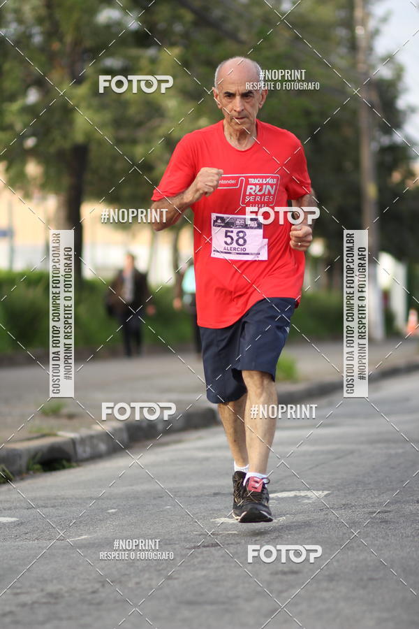 Achetez vos photos de l'vnementSantander Track&Field Run Series - Cidade Center Norte sur Fotop