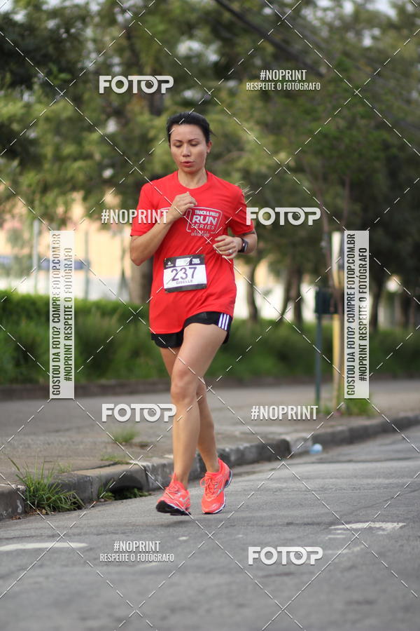 Compra tus fotos del eventoSantander Track&Field Run Series - Cidade Center Norte En Fotop