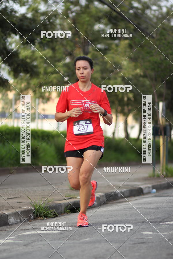 Compra tus fotos del eventoSantander Track&Field Run Series - Cidade Center Norte En Fotop