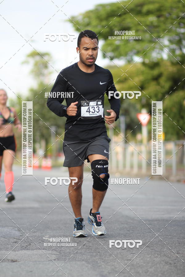 Compre as suas fotos do eventoSantander Track&Field Run Series - Cidade Center Norte no Fotop