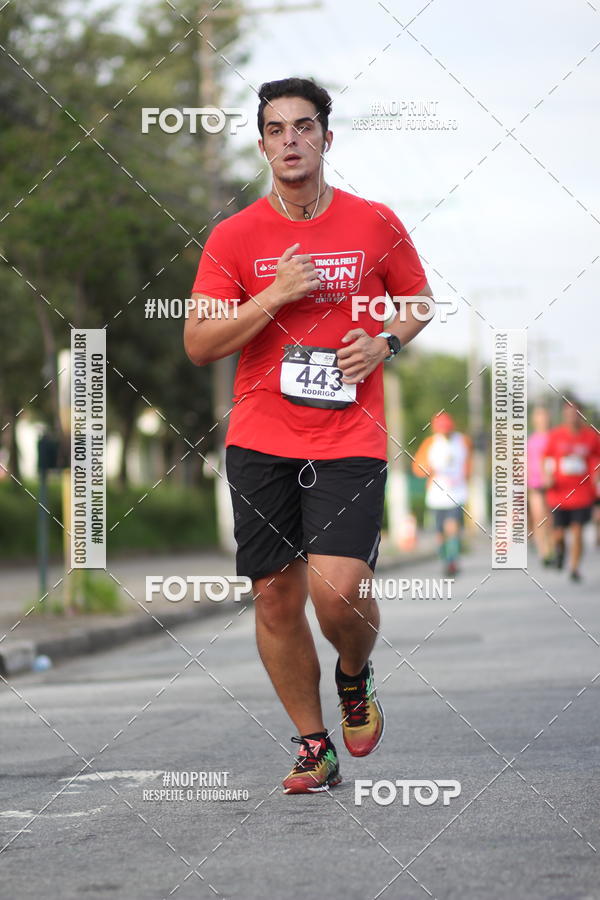 Compre as suas fotos do eventoSantander Track&Field Run Series - Cidade Center Norte no Fotop