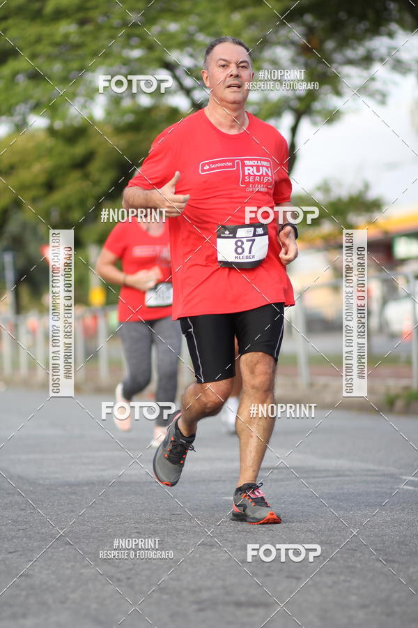 Buy your photos of the eventSantander Track&Field Run Series - Cidade Center Norte on Fotop