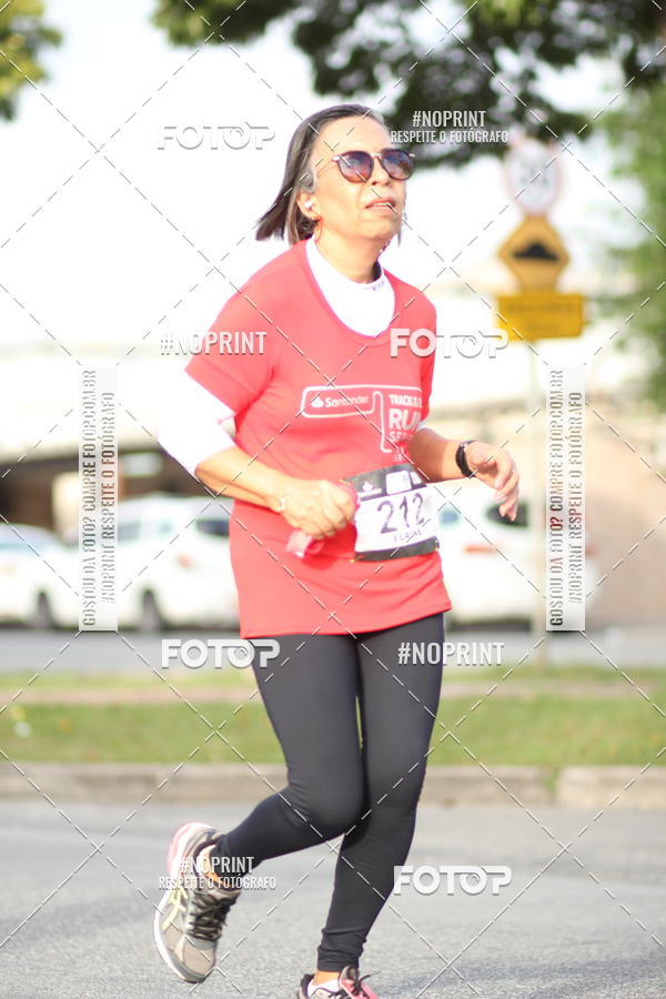 Buy your photos of the eventSantander Track&Field Run Series - Cidade Center Norte on Fotop