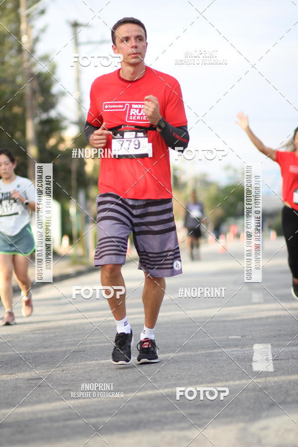 Compra tus fotos del eventoSantander Track&Field Run Series - Cidade Center Norte En Fotop