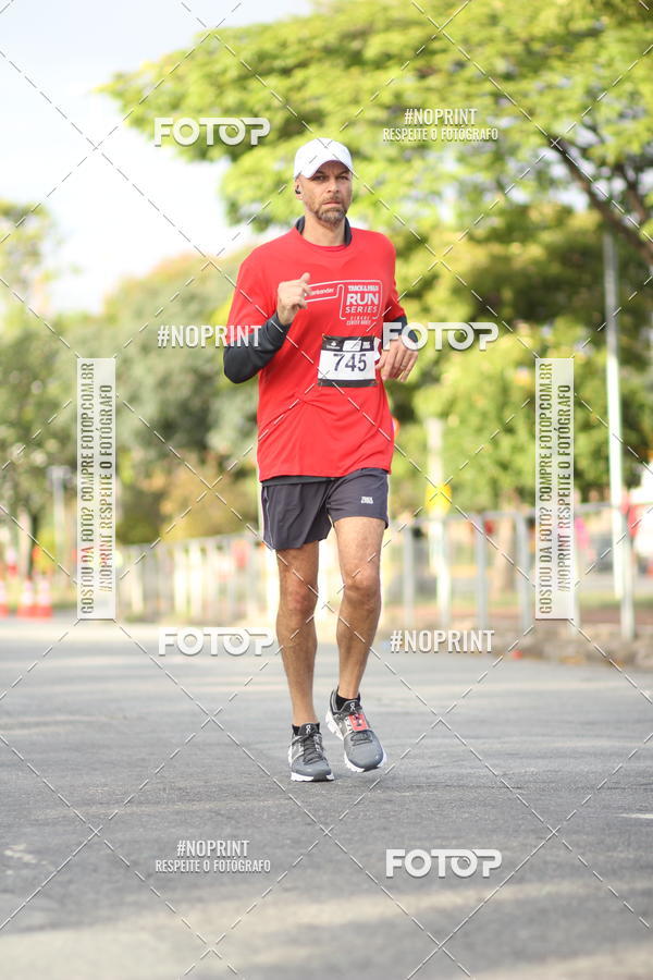 Compra tus fotos del eventoSantander Track&Field Run Series - Cidade Center Norte En Fotop
