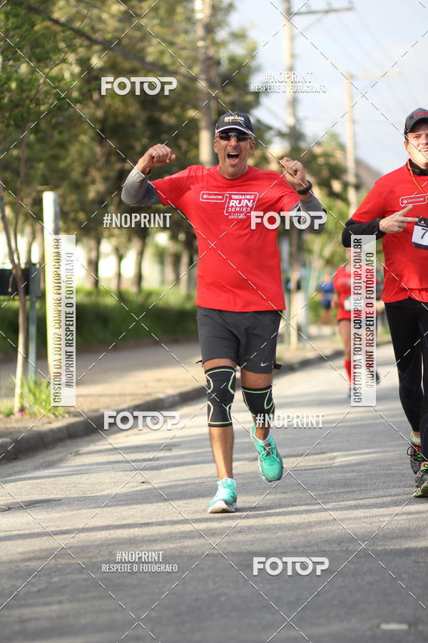Achetez vos photos de l'vnementSantander Track&Field Run Series - Cidade Center Norte sur Fotop