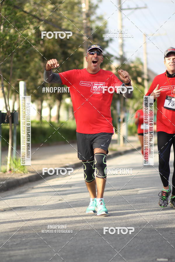 Achetez vos photos de l'vnementSantander Track&Field Run Series - Cidade Center Norte sur Fotop