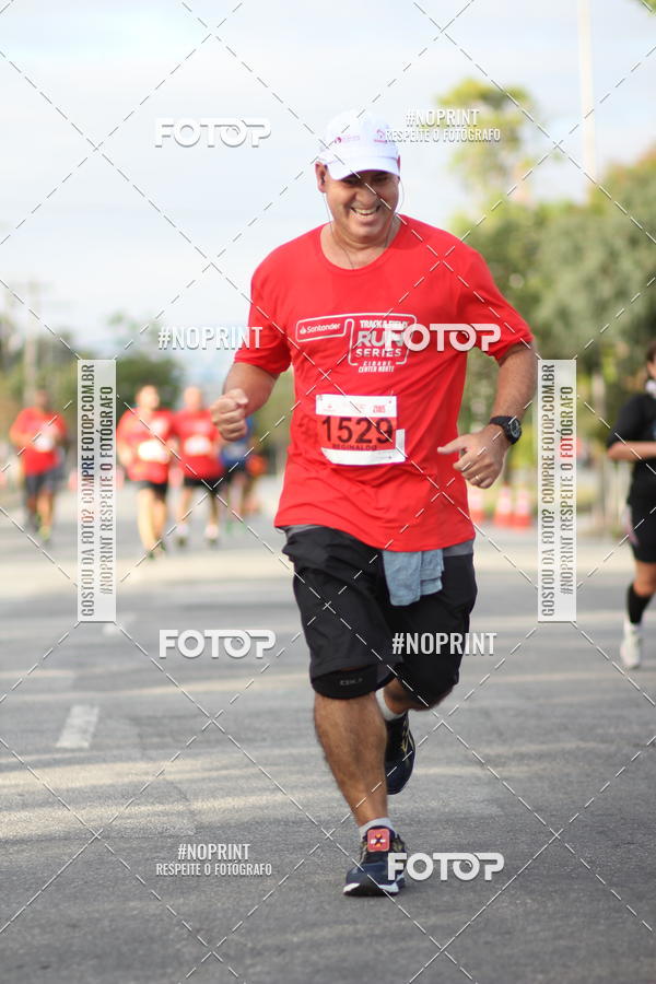 Achetez vos photos de l'vnementSantander Track&Field Run Series - Cidade Center Norte sur Fotop
