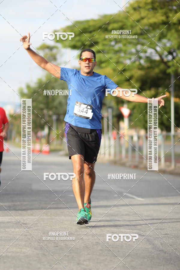 Achetez vos photos de l'vnementSantander Track&Field Run Series - Cidade Center Norte sur Fotop