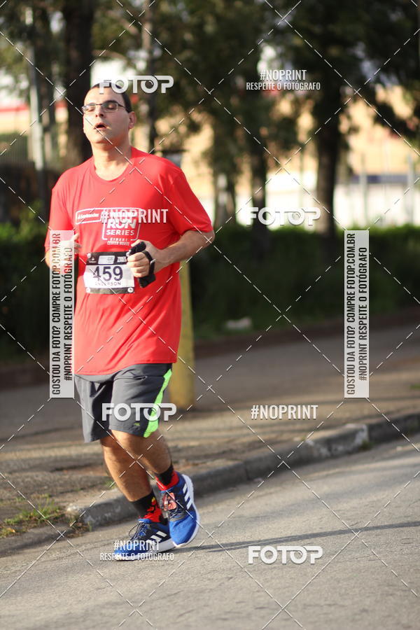 Achetez vos photos de l'vnementSantander Track&Field Run Series - Cidade Center Norte sur Fotop
