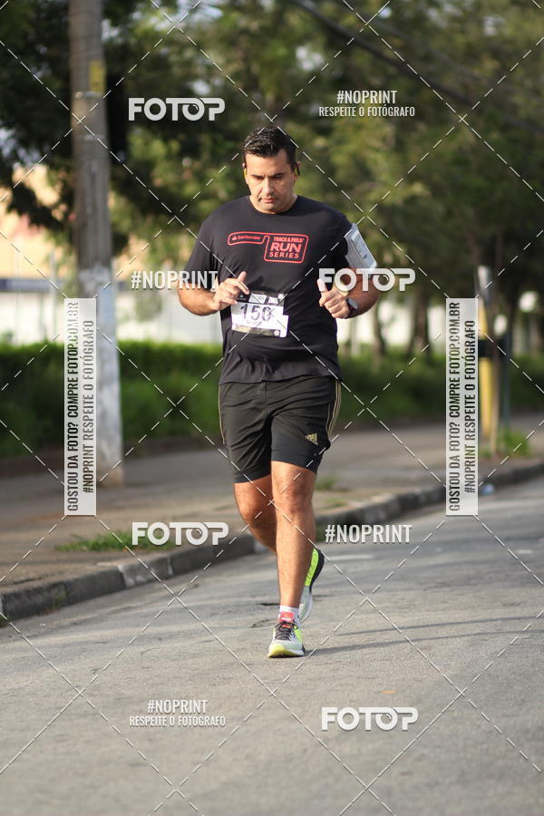 Achetez vos photos de l'vnementSantander Track&Field Run Series - Cidade Center Norte sur Fotop