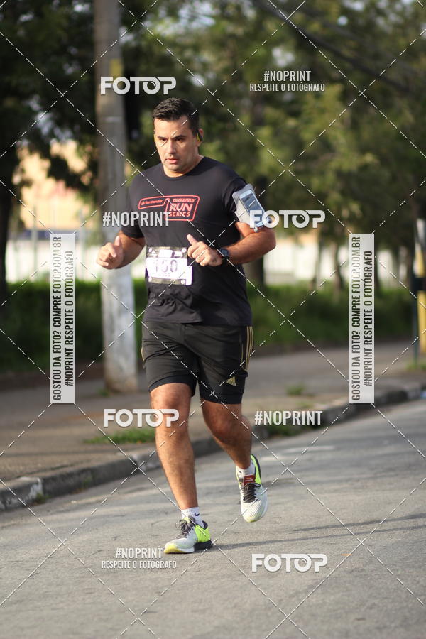 Achetez vos photos de l'vnementSantander Track&Field Run Series - Cidade Center Norte sur Fotop