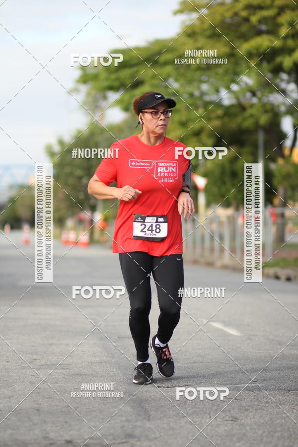 Compra tus fotos del eventoSantander Track&Field Run Series - Cidade Center Norte En Fotop