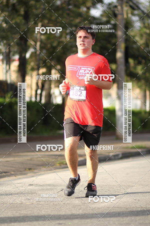 Compre suas fotos do eventoSantander Track&Field Run Series - Cidade Center Norte no Fotop