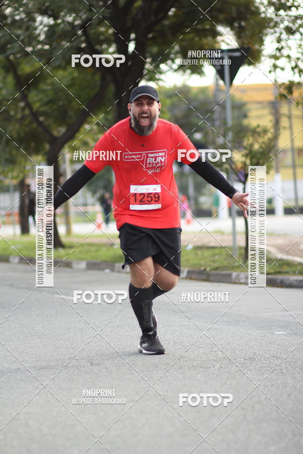 Achetez vos photos de l'vnementSantander Track&Field Run Series - Cidade Center Norte sur Fotop