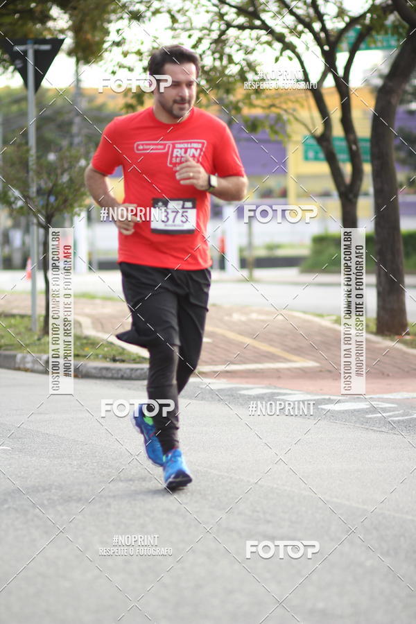 Achetez vos photos de l'vnementSantander Track&Field Run Series - Cidade Center Norte sur Fotop