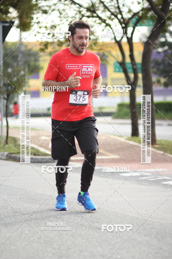 Achetez vos photos de l'vnementSantander Track&Field Run Series - Cidade Center Norte sur Fotop