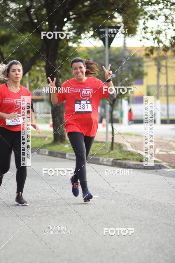 Achetez vos photos de l'vnementSantander Track&Field Run Series - Cidade Center Norte sur Fotop